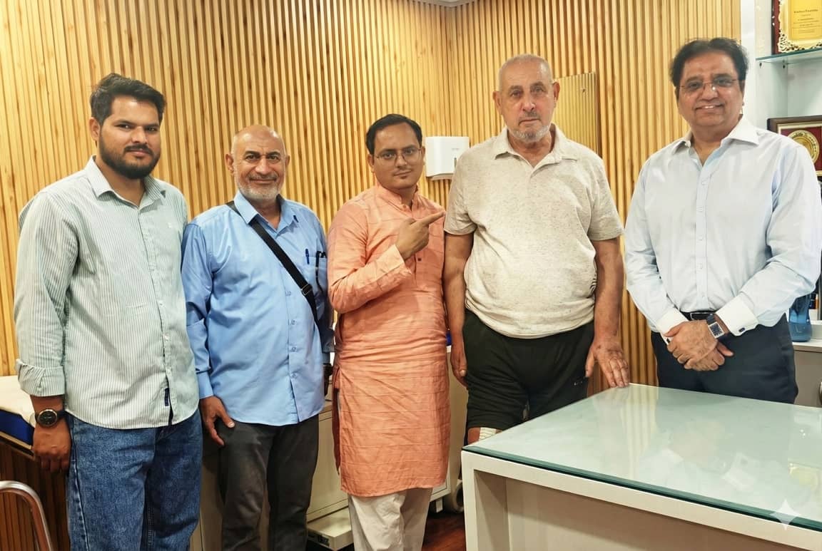 Al Thiqah Meditour with Patients